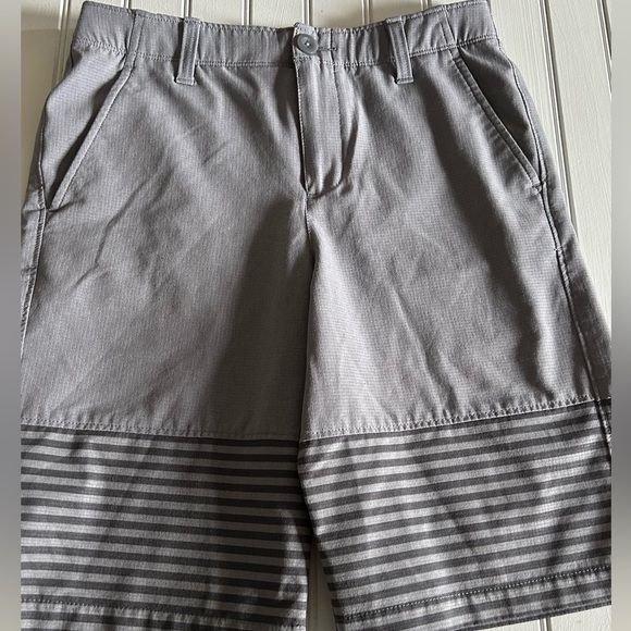 UNDER ARMOUR youth size 14 shorts with adjustable waist - Picture 1 of 7